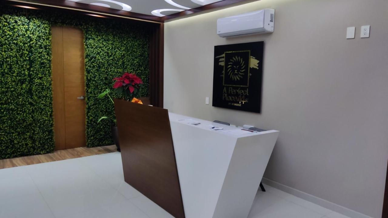 Luxury Suites , Calle 14Th Плая-дель-Кармен Экстерьер фото